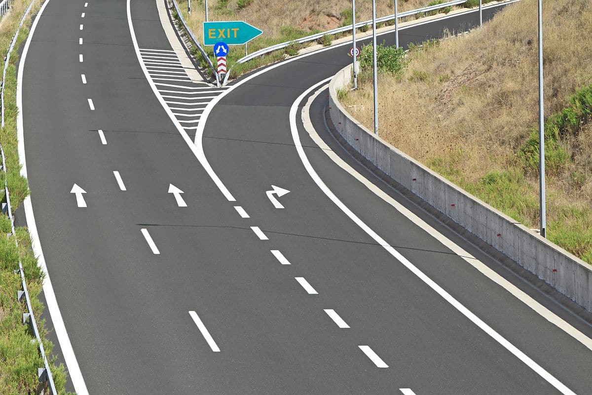 motorway in Greece; traditional recruiting misses talent concept